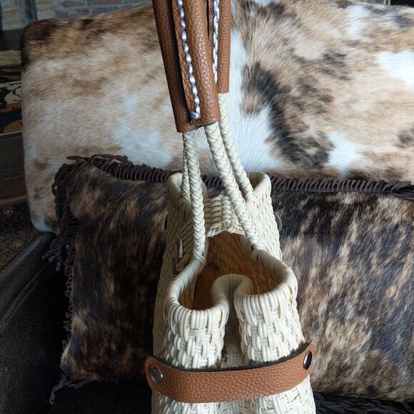 Artisan Crafted  Mexican Woven Recycle Plastic XL Tote - Picture 5 of 16